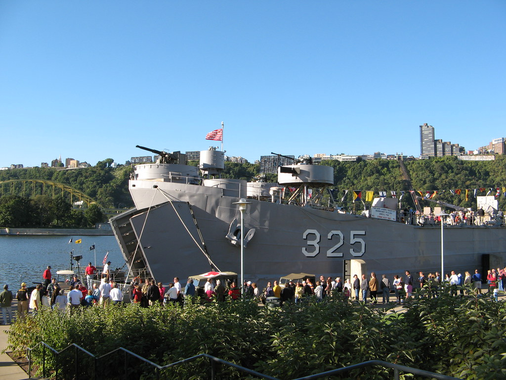 Pittsburgh PA LST 325 LST Is Short For Landing Ship Tank Flickr